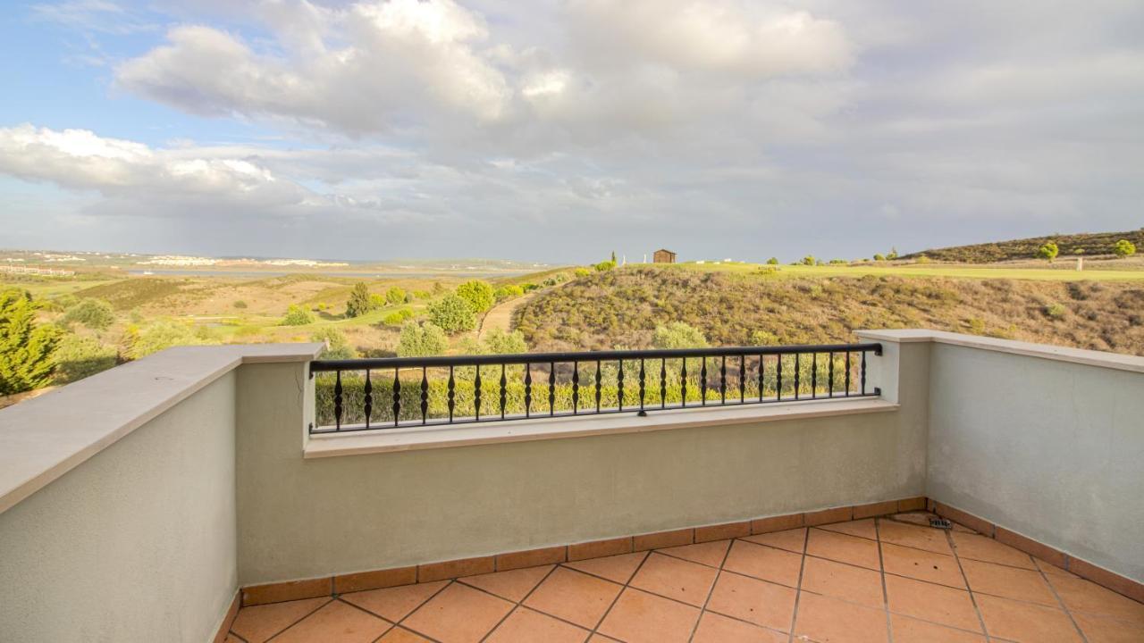 Villas @ Quinta Do Vale Golfe 카스트로마림 외부 사진